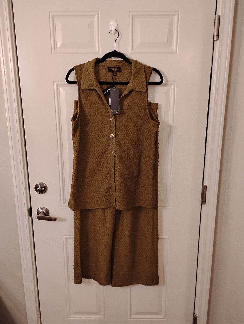 TRUTH By Republic Olive Textured Sleeveless Pant Set Beautiful Olive Green